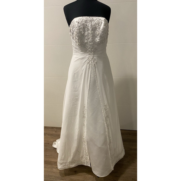 David's Bridal Wedding Dress Womens 12 Strapless Beaded Tiered Ball Gown w Train - Picture 4 of 16